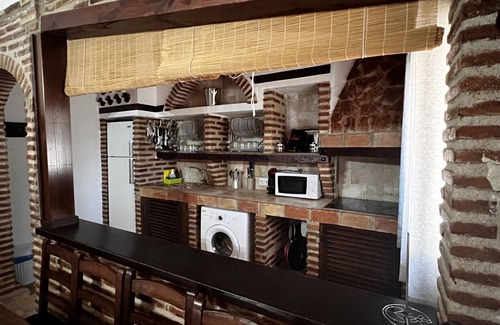 Campocamara Cottage | Mountain Retreat with Quality Materials, Sleeps 11, Sierra de Cazorla