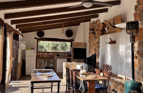 Campocamara Cottage | Mountain Retreat with Quality Materials, Sleeps 11, Sierra de Cazorla