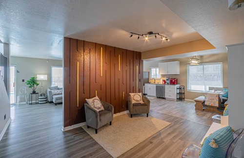 Biggs Field House | Mountain Ridge Pool House