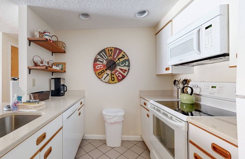 Lincoln Condo | Mountain & river view condo w/pool, hot tub, game room & walk to ski lift