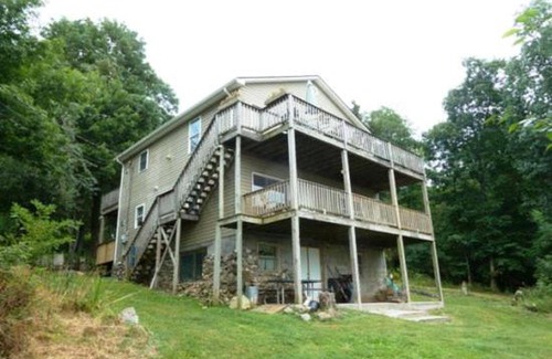 Stanley Apartment | Mountain Roots Lodging