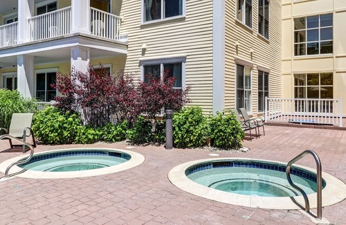 Stratton Mountain Apartment | Mountain-side studio with pool, hot tub, sauna, elevator & fireplace