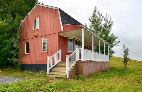 West Winfield Cottage | Mountain Top Country Hideaway: 48 Acres, Fire Pit!