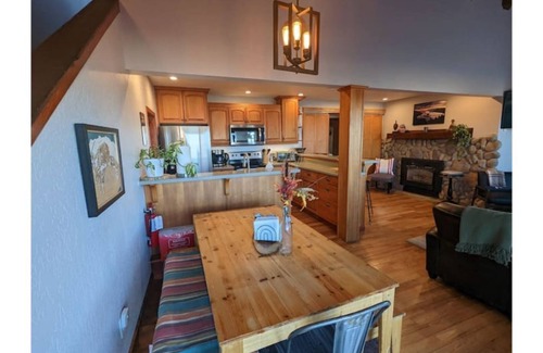 Tahoe Village House | Mountain Top View, 3 BDRs & 2 Baths, NEW HOTTUB