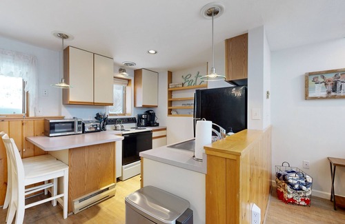 Thornton Condo | Mountain view, 2-story condo with heated pools, hot tubs, gym & game room