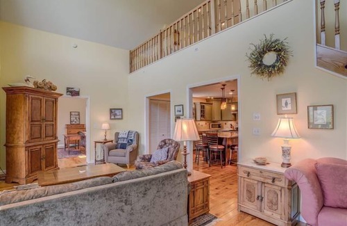 Saluda Cabin | Mountain View 3 Bedroom Home - Full Kitchen & Grill