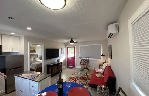 Joshua Tree Apartment | Mountain View Bungalows Under the Stars-Unit A Mars