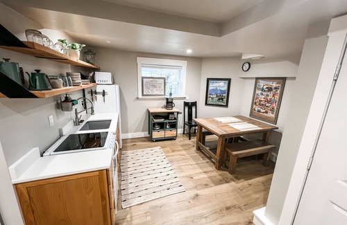 La Grande House | Mountain View Bungalow