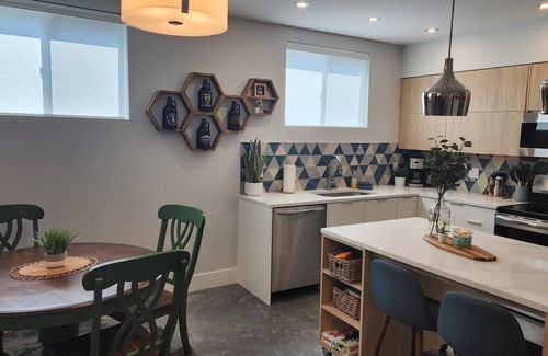 Dead Man's Flats House | Mountain-View Retreat | Pet-Friendly 1-Bedroom Suite