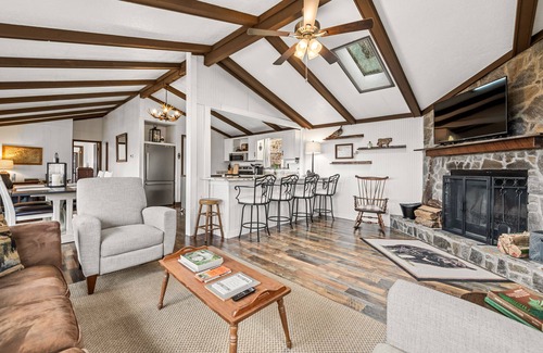 Franklin House | Mountain-view cabin with central AC, grill, firepit, deck, & W/D