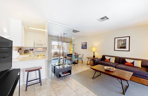 Downtown Palm Springs Condo | Mountain view condo blocks from downtown with pool, tennis & pickleball