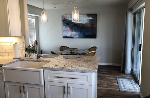 Northeast Heights House | Mountain view cozy home