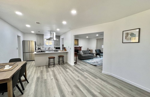 Thousand Oaks House | Mountain View Entire House 4Rooms 3Baths