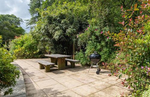 Llawhaden House | Mountain View