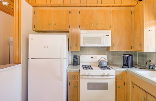 Pine Mountain Club Cabin | Mountain-View Haven w/Deck in Pine Mountain Club