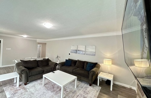 Glenridge House | Mountain View House - Sleeps 14