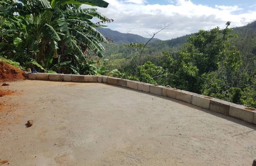 Vieille Case Apartment | Mountain View Moore Park