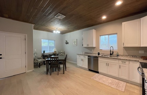 Catalina Madre House | Mountain View Retreat,haven for hiking, mountain biking and cycling enthusiasts.