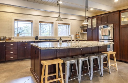 Holladay House | Mountain View Retreat