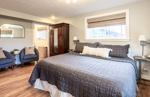 Holladay House | Mountain View Retreat