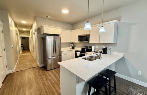 Riverton Apartment | Mountain View Retreat