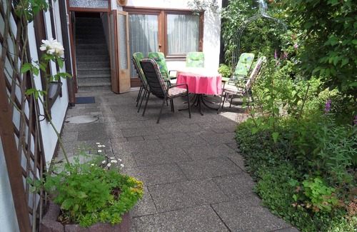 Grundl Apartment | Mountain view, South and East-facing terrace-your “garden room” all year round