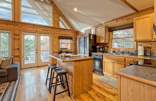 Tiger Cabin | Mountain View ~ Sunsets on the Porch ~ Near Lake Burton!