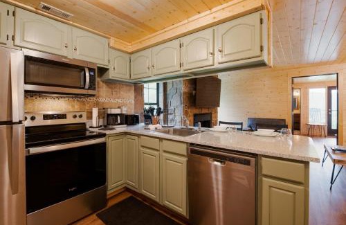 Caton House | Mountain Views at Dolly's Castle Unit 3