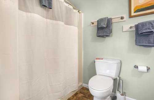 Stanley House | Mountain Views, Hot Tub, Firepit, dog friendly, EV connector