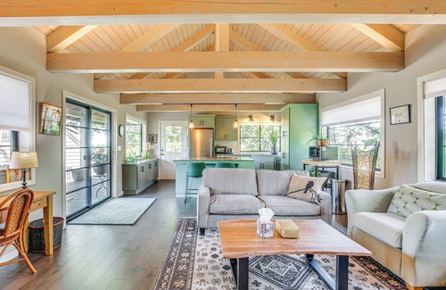 Thurston Cottage | Mountain Views: Peaceful Eugene Country Cottage!
