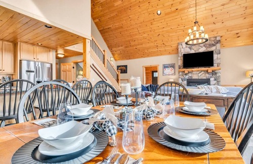 Sunday River Area Cabin | Mountain Views*Sunday River 1.5 mi*Hot Tub