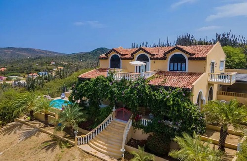 Jamanota Villa | Mountain Villa ~ Infinity Pool ~ Majestic Views