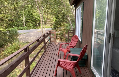 Stone Haven Cabin | Mountain Vista: a cozy cabin near Acadia National Park