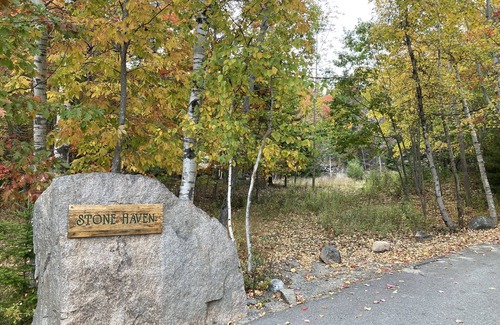 Stone Haven Cabin | Mountain Vista: a cozy cabin near Acadia National Park
