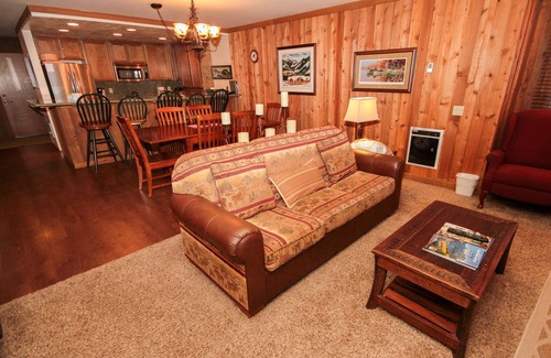 Mammoth Lakes Condo | Mountainback #49, Den