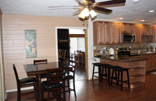 Columbine Lake House | Mountains, Skiing, Hot Tub, Adventure, 5 BR Cabin, Sleeps 10, Pets w/fee