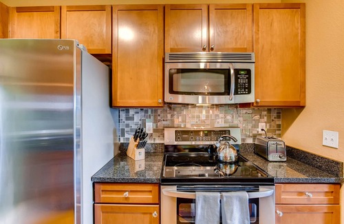 Englewood Condo | MountainViews Walk 2 Lightrail Luxury Condo in DTC