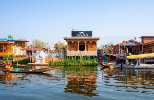 Dal Lake Boat Rental | Moustache Houseboat Srinagar