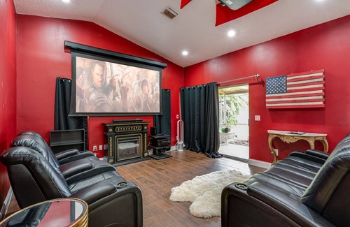 Greenview Shores House | Movie theater home 5 minutes from the horse capital of the world.