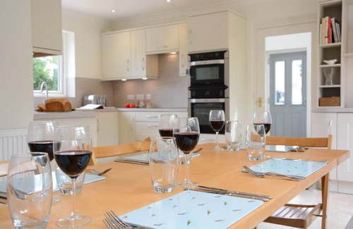 Saxmundham Cottage | MOWBRAYS, family friendly, with a garden in Middleton