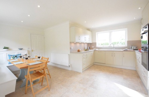 Saxmundham Cottage | MOWBRAYS, family friendly, with a garden in Middleton