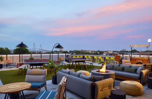 Downtown Charleston Hotel | Moxy Charleston Downtown