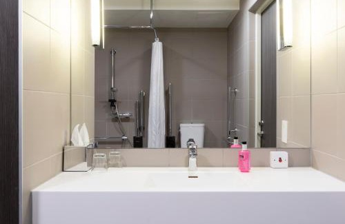 Stratford and New Town Hotel | Moxy London Stratford