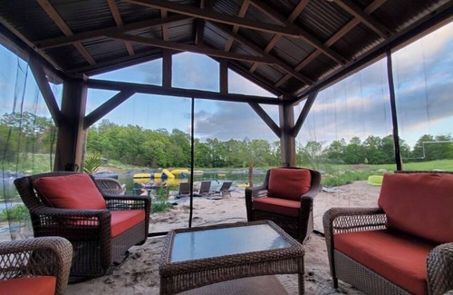 Tyendinaga House | Mozie Park - Your fun romantic destination