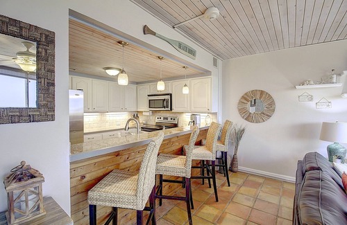 Port Aransas Condo | MP218 | Private Entry & Gulf Views | Resort Pools