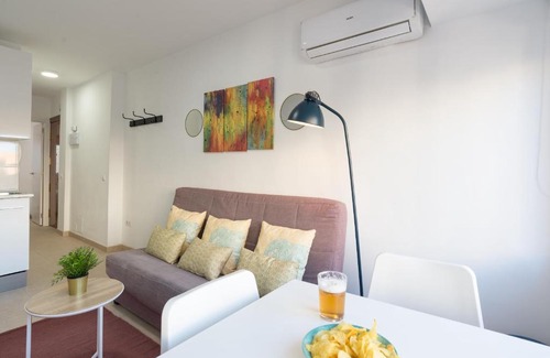 La Malagueta Apartment | MP7 Renovated apartment right on the beach 700 meters away from Old Town