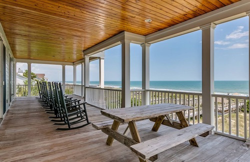 North Litchfield Beach Condo | Mr Bugs Summer House by Peace Vacations