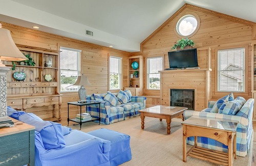 North Litchfield Beach Condo | Mr Bugs Summer House by Peace Vacations