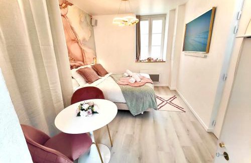 Cancale Apartment | MRODBNB - Escapade Romantique - Appart Neuf- 25m Plage & Resto - Ciné - Popcorn - Ciel de Pluie XXL