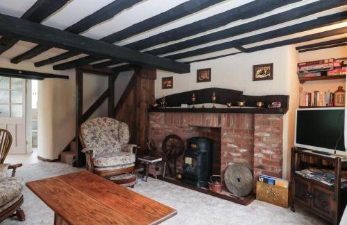 Clenchwarton House | Mrs Dale's Cottage